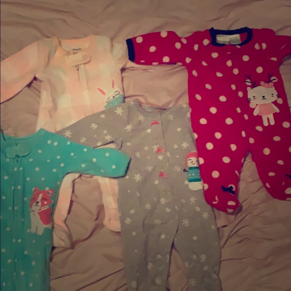 4 Newborn Long sleeve onsies!